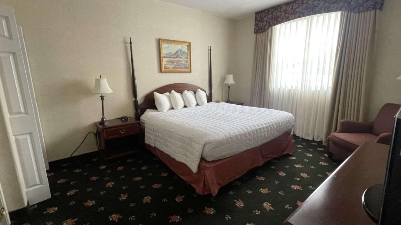 Surestay Hotel By Best Western Eureka Exterior photo